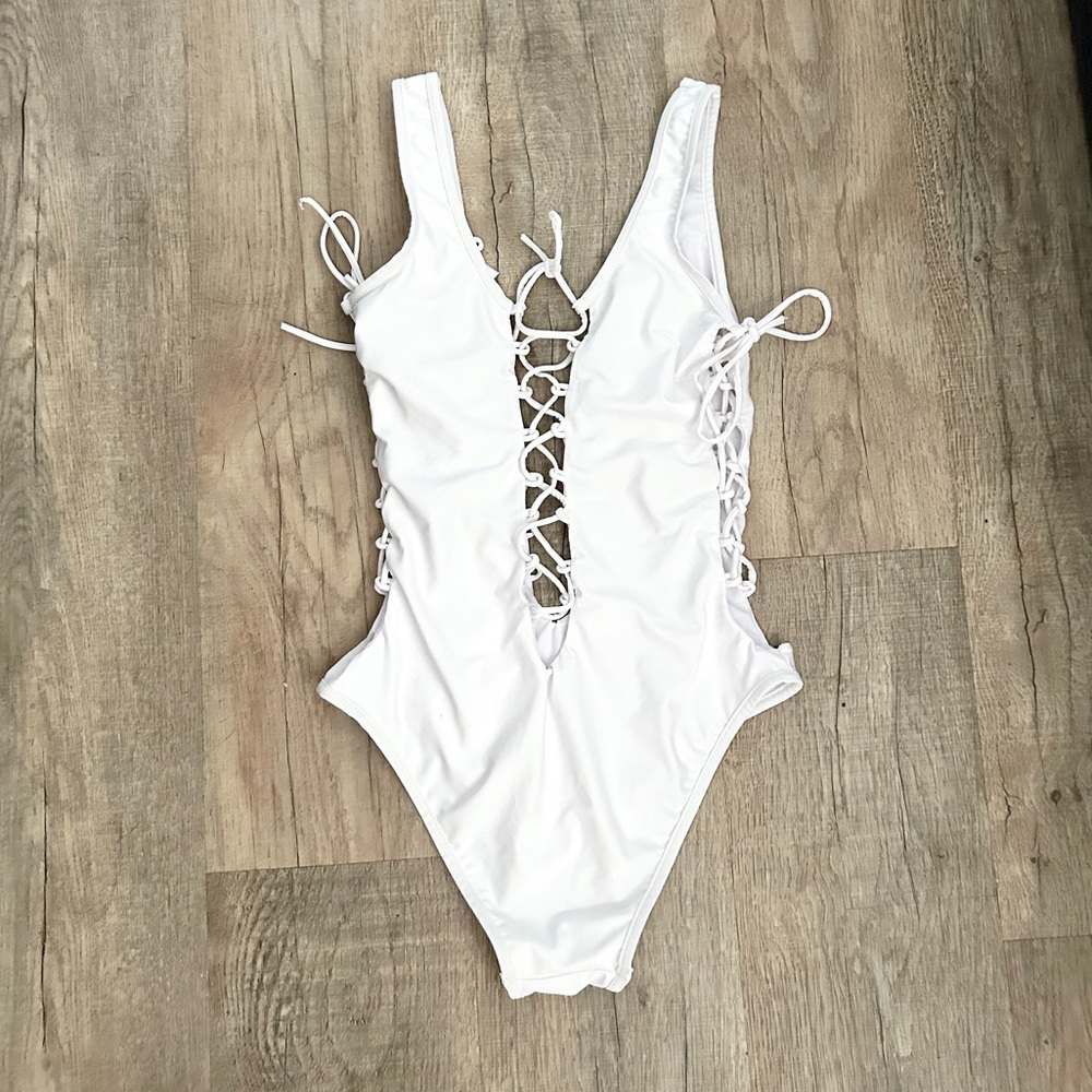Fashion Nova white lace up one piece bikini M